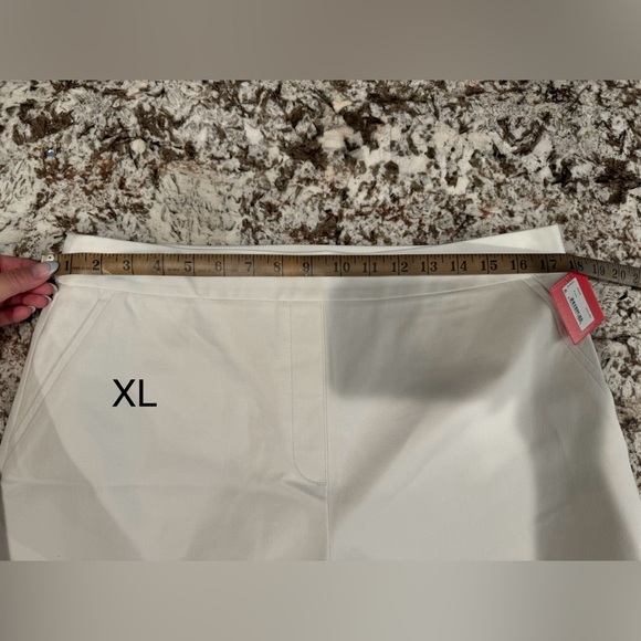 SPANX White Short 🤍 - Picture 14 of 15